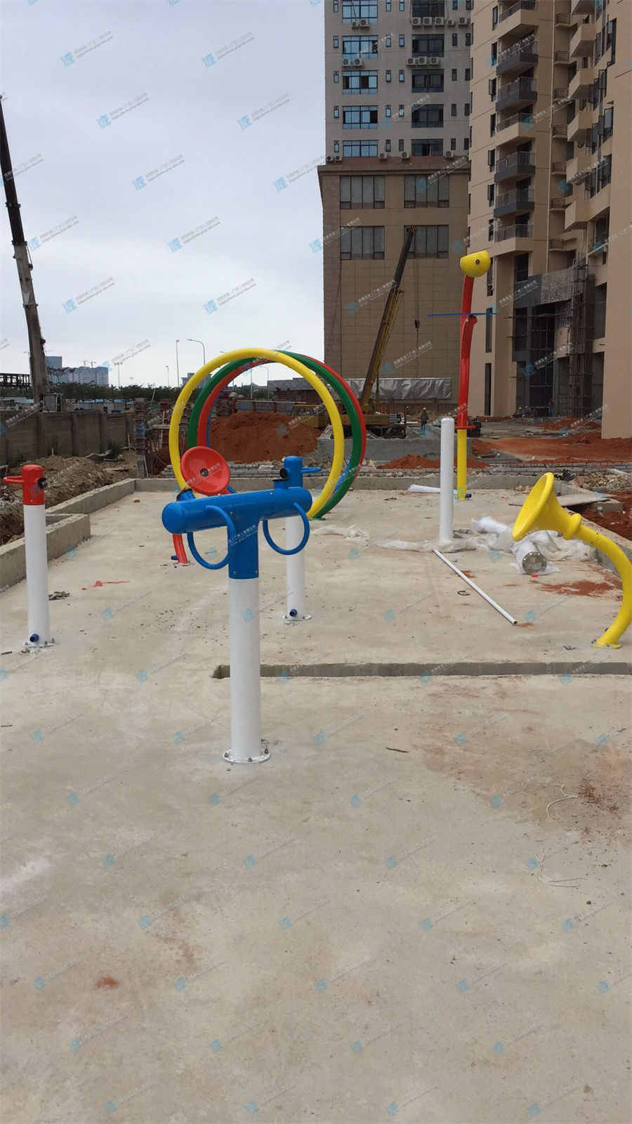 廣東湛江城市匯峰戶外水上樂園戲水設備定制案例